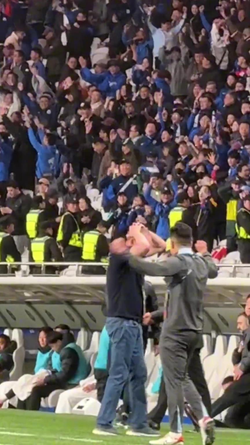 看到斯盧茨基終場(chǎng)哨響時(shí)的振臂高呼，就知道這場(chǎng)比賽贏得多不容易