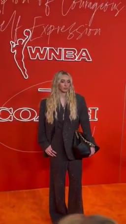 女狀元佩吉強勢登陸WNBA，實力超強，顏值也杠杠的